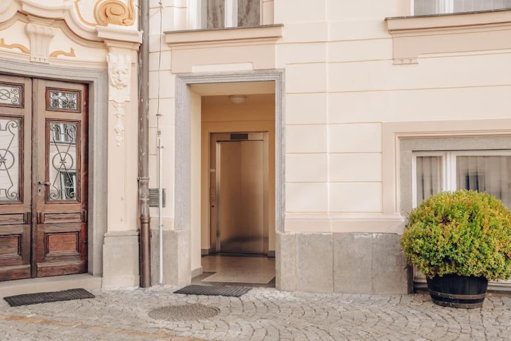 Magnificent Historical Penthouse In The Heart Of Prague Praga Exterior foto